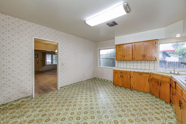 1036 E Cornell Avenue, Fresno, CA 93704