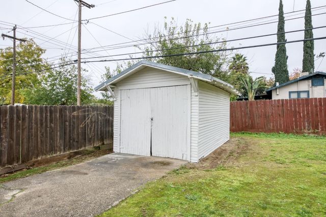 1036 E Cornell Avenue, Fresno, CA 93704