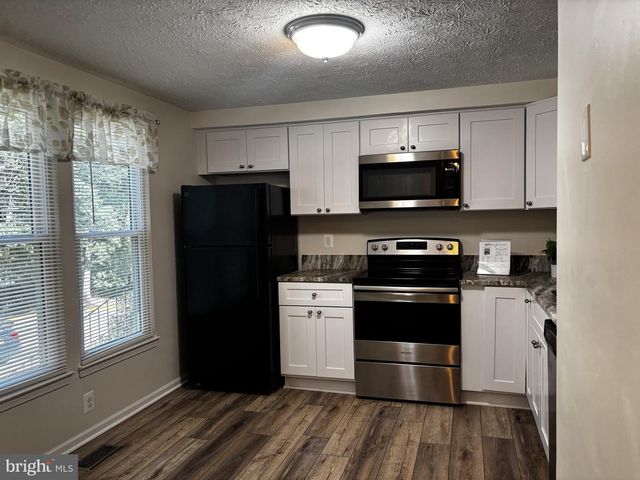 11013 BARTON HILL CT, Reston, VA 20191