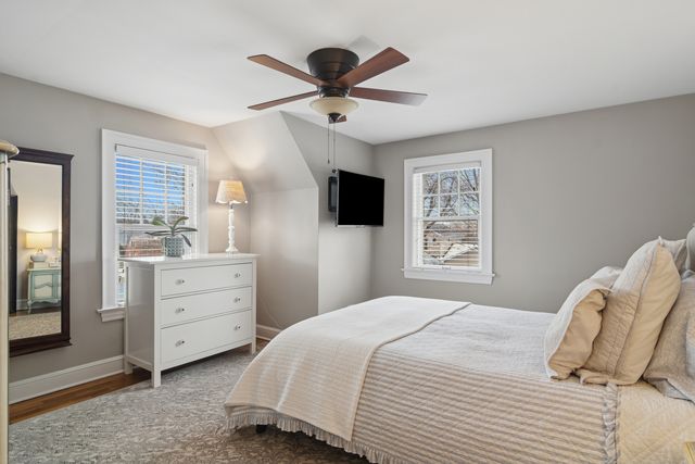 131 Walton Street, Barrington, IL 60010