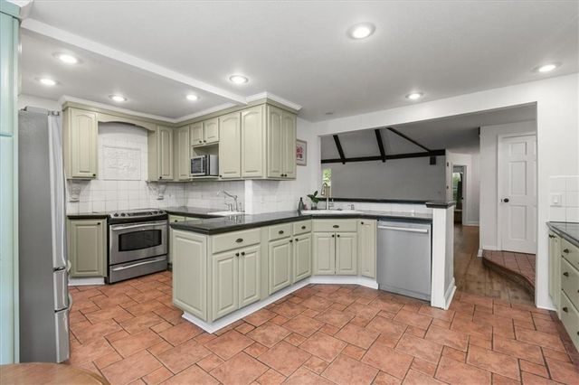 3503 NE Beechwood Circle, Lee's Summit, MO 64064