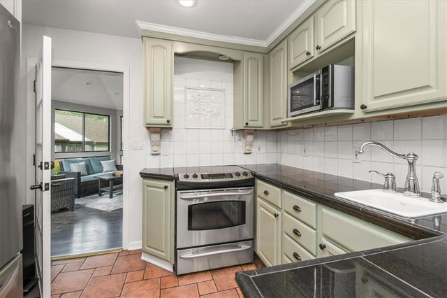 3503 NE Beechwood Circle, Lee's Summit, MO 64064