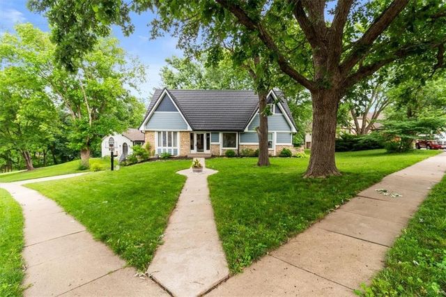 3503 NE Beechwood Circle, Lee's Summit, MO 64064
