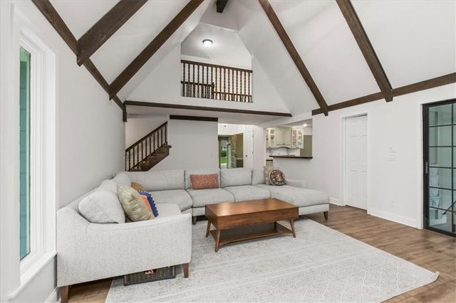 3503 NE Beechwood Circle, Lee's Summit, MO 64064