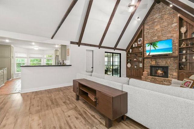 3503 NE Beechwood Circle, Lee's Summit, MO 64064