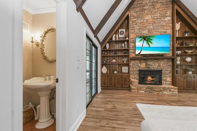 3503 NE Beechwood Circle, Lee's Summit, MO 64064