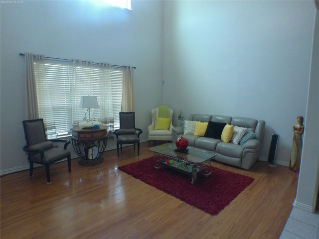 524 S Greenville Avenue, Richardson, TX 75081