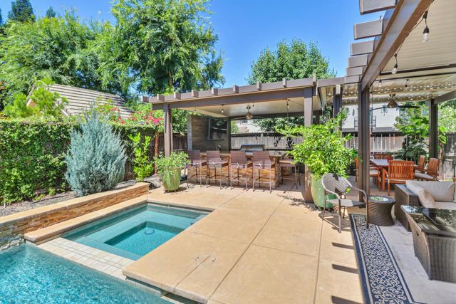 2489 Bent Tree, Roseville, CA 95747