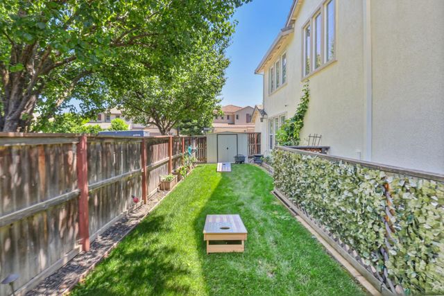 2489 Bent Tree, Roseville, CA 95747
