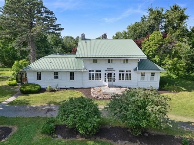 211 Lake Road, Ontario, NY 14519