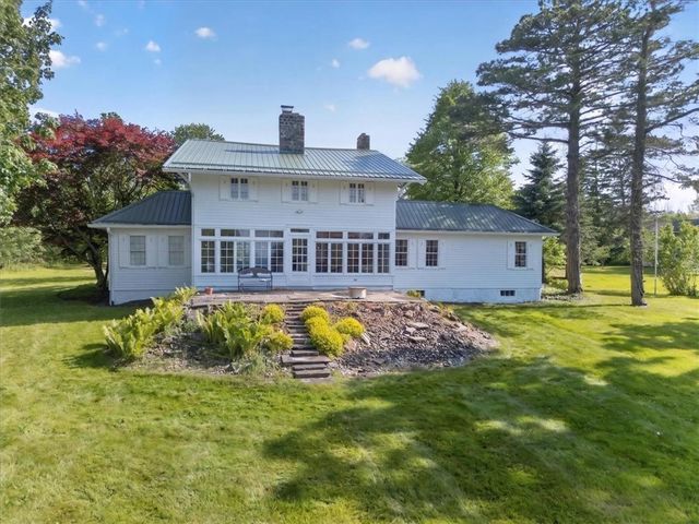 211 Lake Road, Ontario, NY 14519