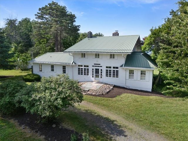 211 Lake Road, Ontario, NY 14519