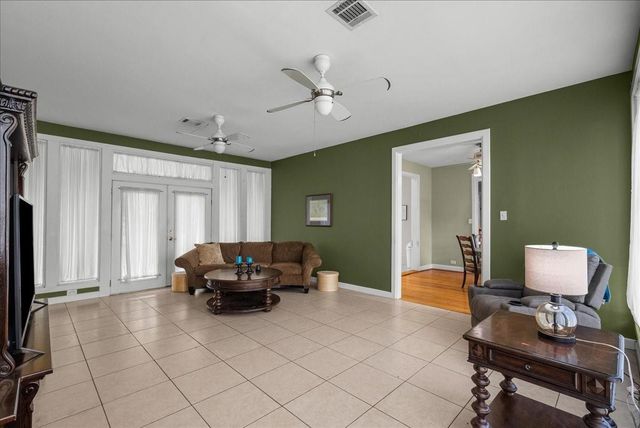 2712 48th Street, Dickinson, TX 77539