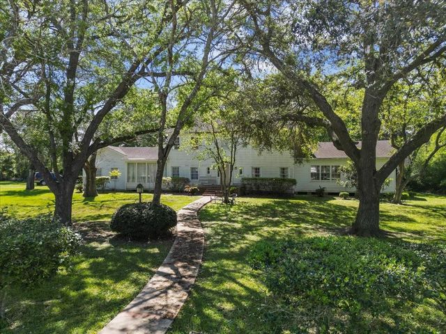 2712 48th Street, Dickinson, TX 77539