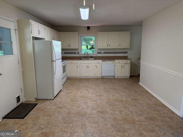 3013 Barcelona Way, Conyers, GA 30012