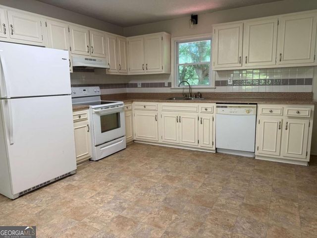 3013 Barcelona Way, Conyers, GA 30012