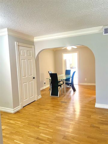 8299 Kingsbrook Road 180, Houston, TX 77024