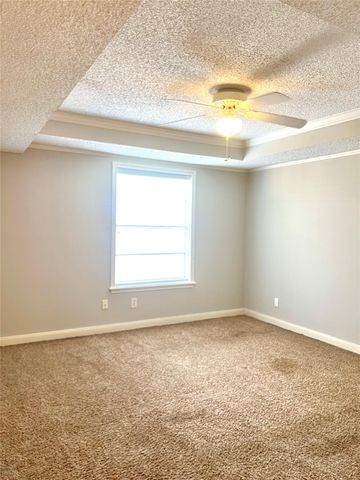 8299 Kingsbrook Road 180, Houston, TX 77024