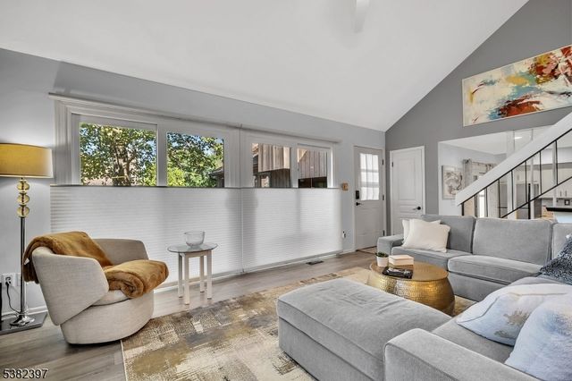 107 Bluebird Dr 1D, Hillsborough Twp., NJ 08844