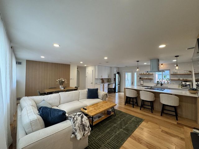 2380 Walce Drive, West Bloomfield, MI 48324