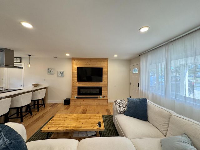 2380 Walce Drive, West Bloomfield, MI 48324