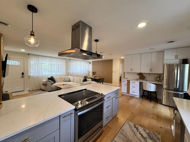 2380 Walce Drive, West Bloomfield, MI 48324