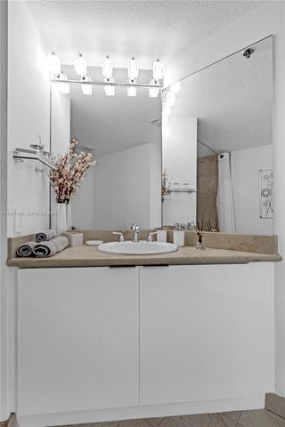 6515 Collins Ave 708, Miami Beach, FL 33141