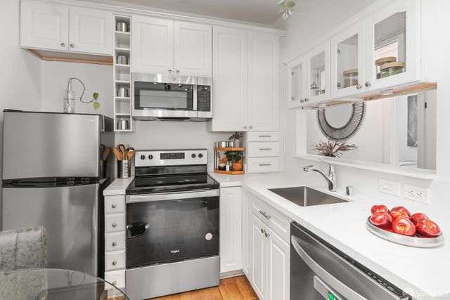 1030 Bush Street 3, San Francisco, CA 94109
