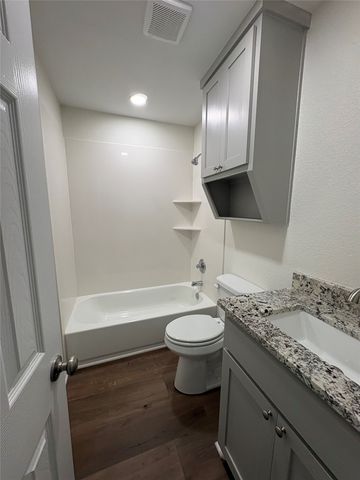 2401 S 26th Street, Waco, TX 76706