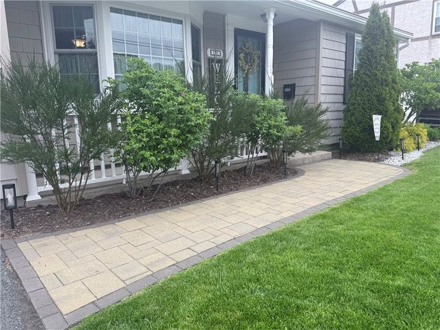 131 Glen Meadows Drive, Pawtucket, RI 02861