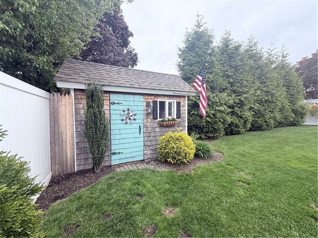 131 Glen Meadows Drive, Pawtucket, RI 02861