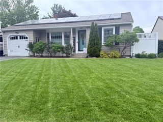 131 Glen Meadows Drive, Pawtucket, RI 02861