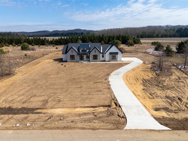 61121 Airpark Lane, Mattawan, MI 49071