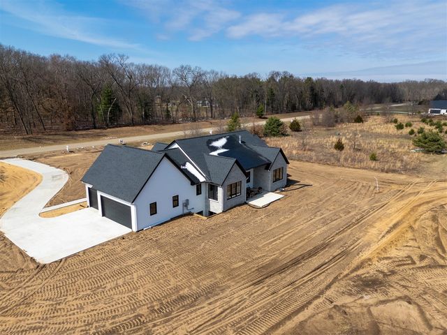 61121 Airpark Lane, Mattawan, MI 49071