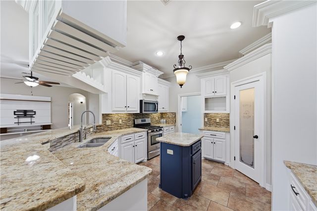 3817 Kangaroo Ct, Corpus Christi, TX 78414