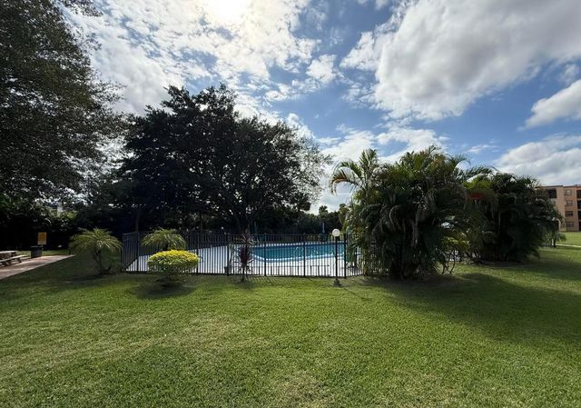 9440 SW 8th Street 314, Boca Raton, FL 33428