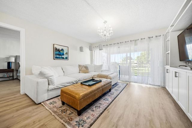 9440 SW 8th Street 314, Boca Raton, FL 33428