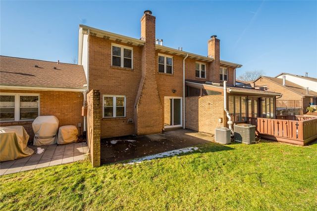 402 Forest Ridge Drive, Forest Hills Boro, PA 15221