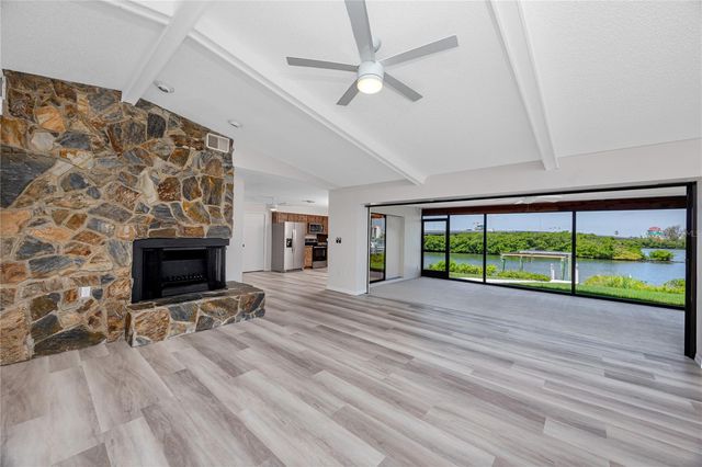8046 BAYHAVEN DRIVE, Seminole, FL 33776