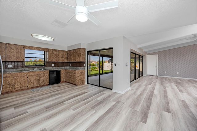 8046 BAYHAVEN DRIVE, Seminole, FL 33776