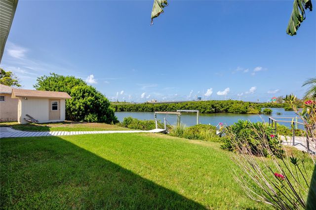 8046 BAYHAVEN DRIVE, Seminole, FL 33776