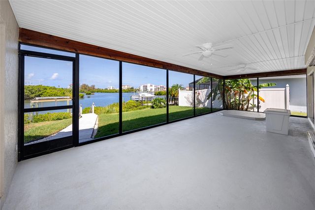 8046 BAYHAVEN DRIVE, Seminole, FL 33776