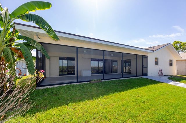 8046 BAYHAVEN DRIVE, Seminole, FL 33776