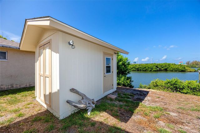 8046 BAYHAVEN DRIVE, Seminole, FL 33776