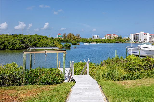 8046 BAYHAVEN DRIVE, Seminole, FL 33776