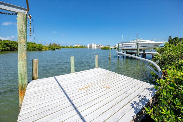 8046 BAYHAVEN DRIVE, Seminole, FL 33776