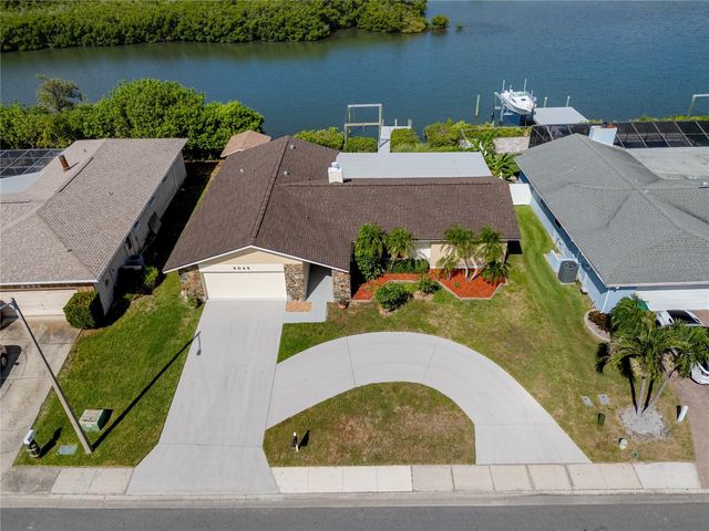 8046 BAYHAVEN DRIVE, Seminole, FL 33776