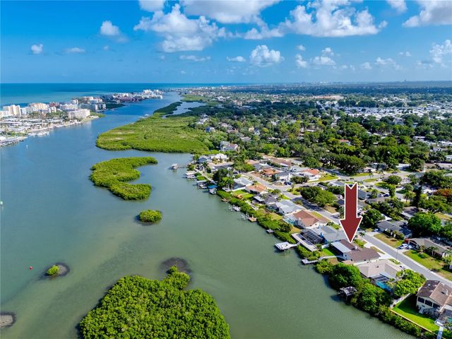 8046 BAYHAVEN DRIVE, Seminole, FL 33776