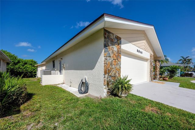 8046 BAYHAVEN DRIVE, Seminole, FL 33776