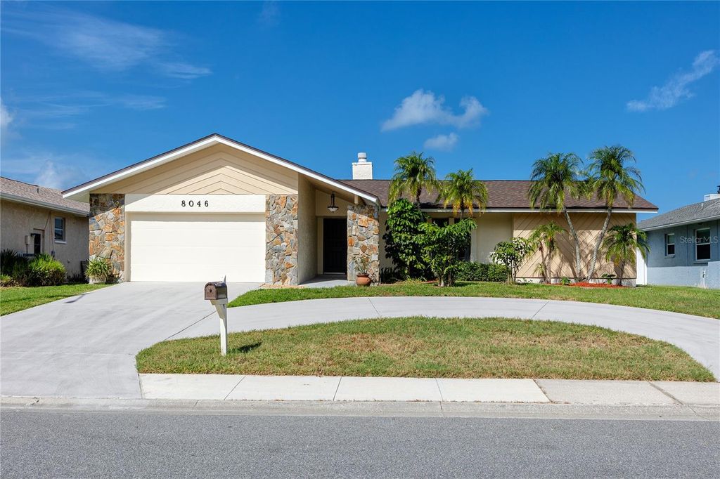 8046 BAYHAVEN DRIVE, Seminole, FL 33776